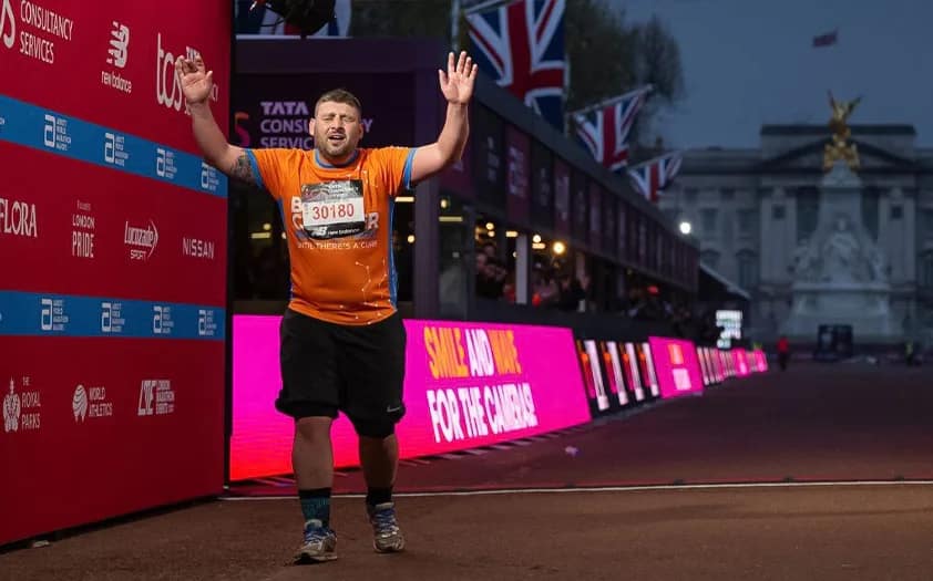 The Western Connect Magazine - Crowd cheers on last London Marathon runner 2023